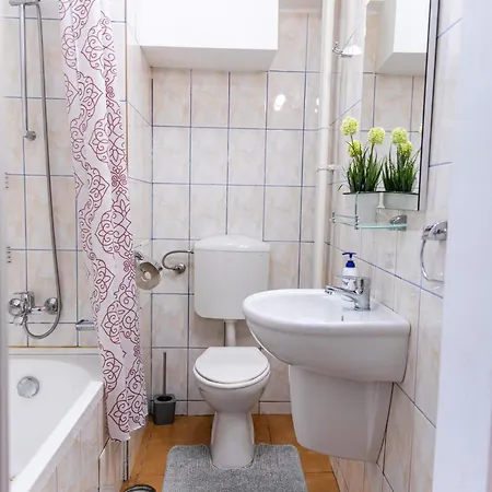 Color Apartment Regina Elisabeta 23 Bucarest Esterno foto
