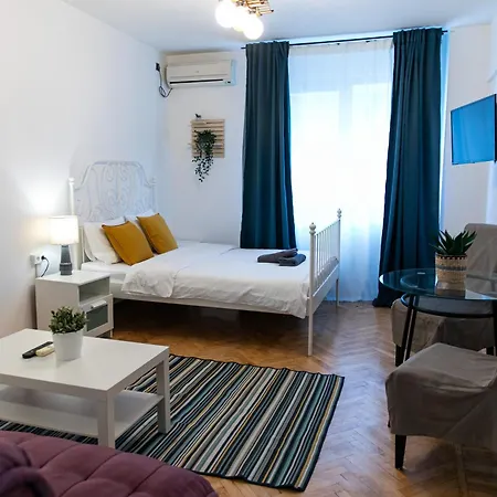 Color Apartment Regina Elisabeta 23 Bucarest Esterno foto